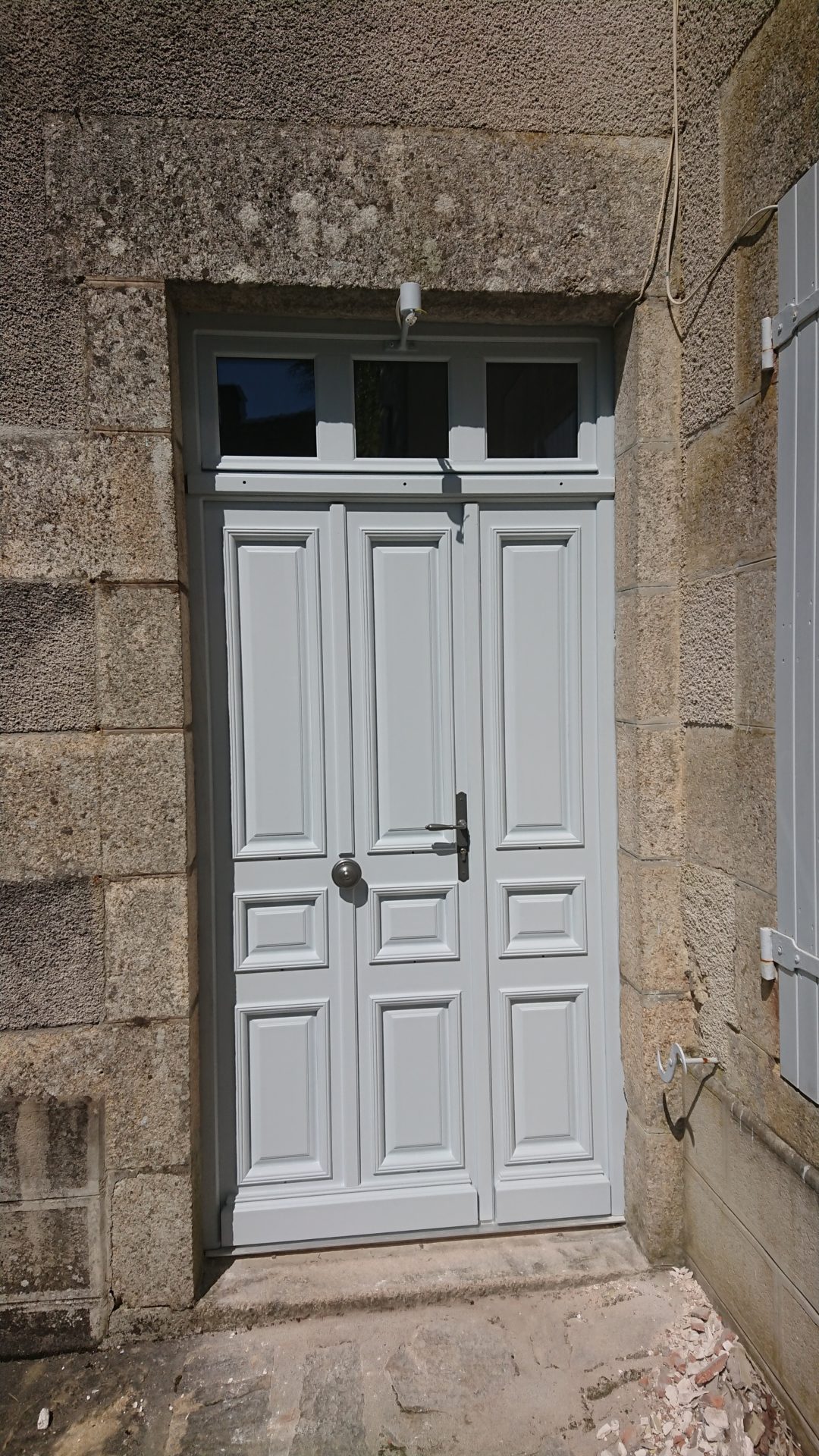 Porte pleine en chêne massif