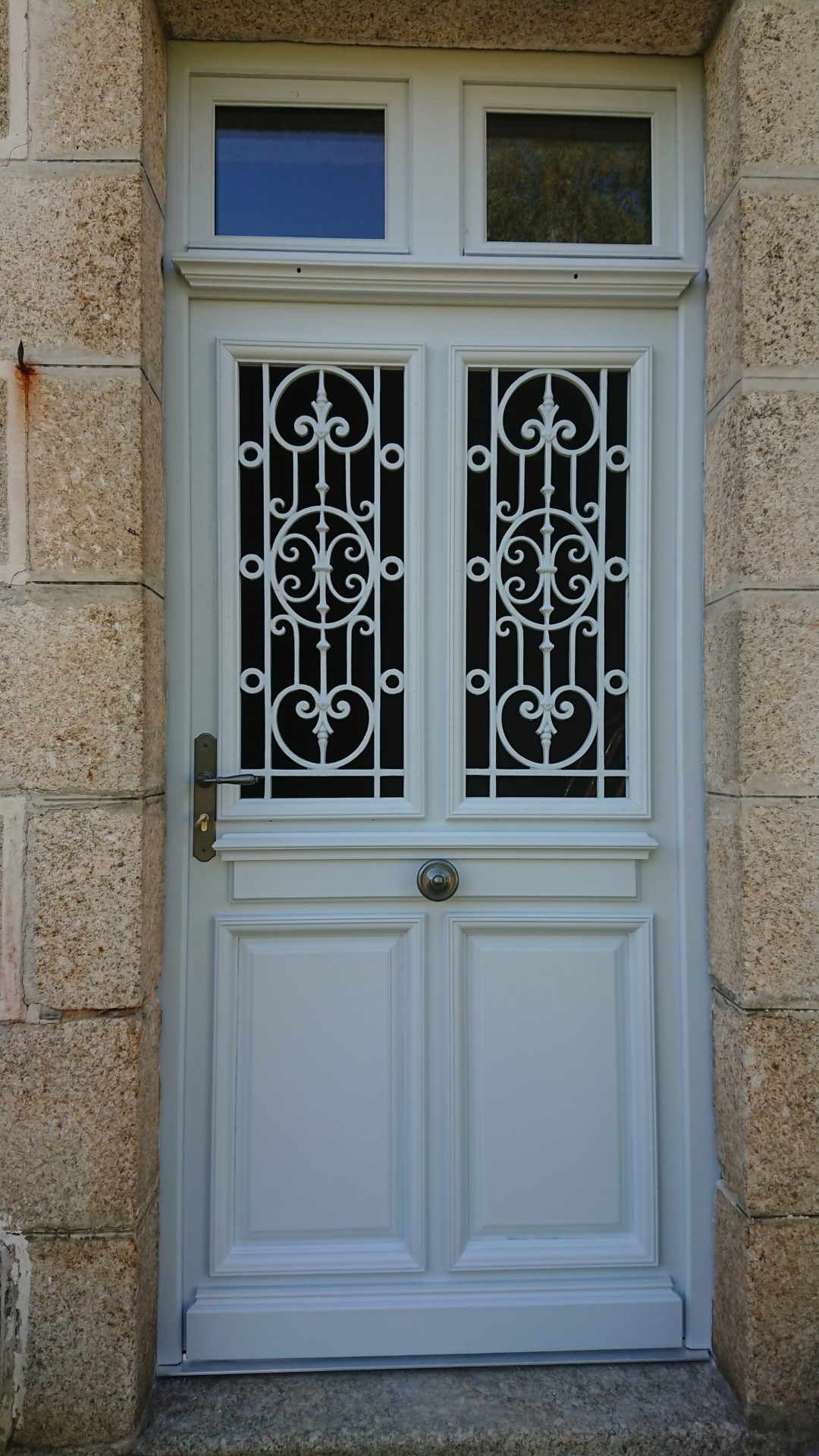 Porte en chêne massif